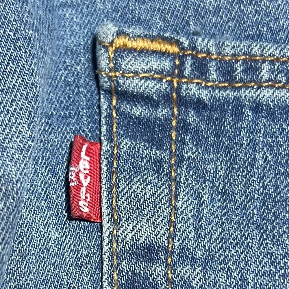 Levis 559 Relaxed Straight Jeans Mens 34x30 Medium Wash Blue Denim 00559-0590